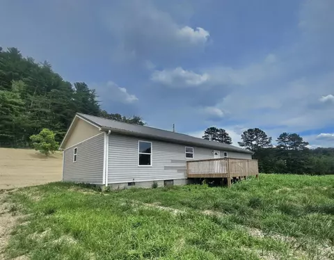 Exterior - 2427 Lambert Rd, Berea, KY 40403 photo 7 of 7