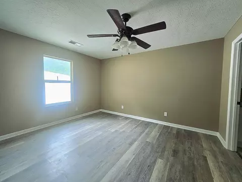 Bedroom - 2427 Lambert Rd, Berea, KY 40403 photo 1 of 3