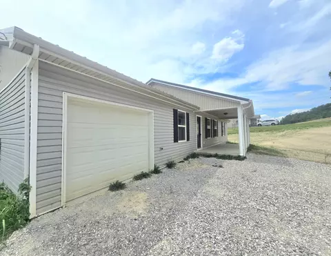 Exterior - 2427 Lambert Rd, Berea, KY 40403 photo 5 of 7