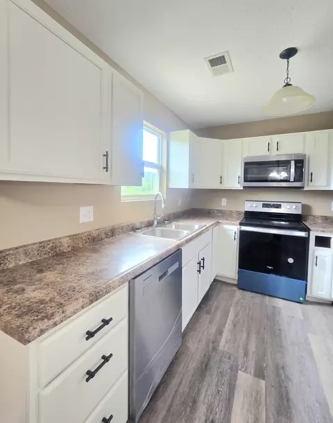 Kitchen - 2427 Lambert Rd, Berea, KY 40403 photo 1 of 1
