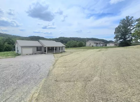 Exterior - 2427 Lambert Rd, Berea, KY 40403 photo 4 of 7