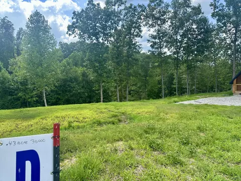 19 Stella Ln, East Bernstadt, KY 40729
