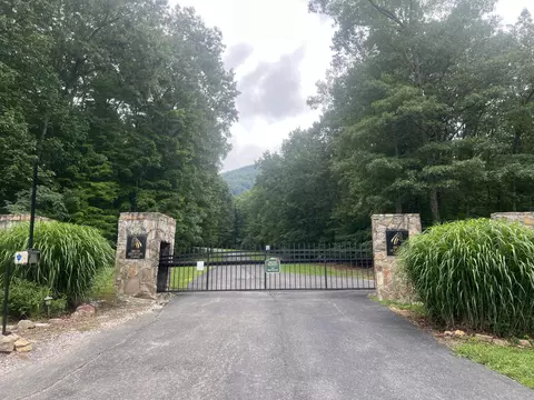 217 Hickory Corner, Miracle, KY 40856
