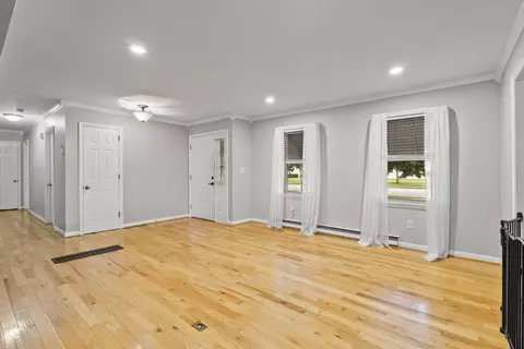 Living - 116 Paddock Dr, Versailles, KY 40383 photo 1 of 6