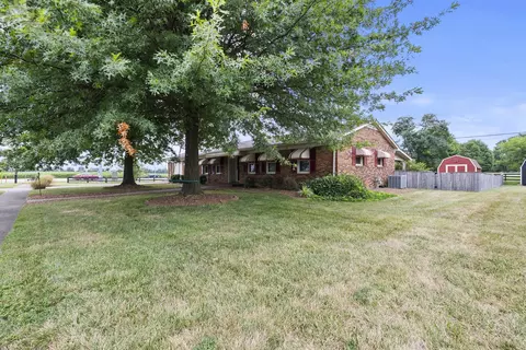 Exterior - 116 Paddock Dr, Versailles, KY 40383 photo 3 of 8