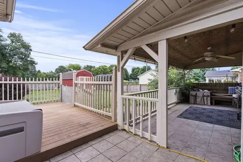 Exterior - 116 Paddock Dr, Versailles, KY 40383 photo 5 of 8