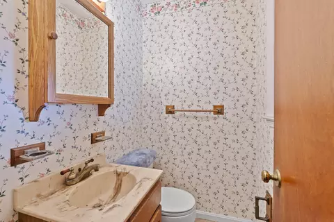 Bath - 116 Paddock Dr, Versailles, KY 40383 photo 2 of 2