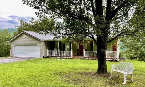 133 Harbell Heights Rd, Pineville, KY 40977