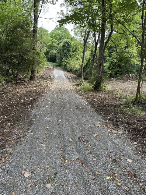 1340 Townsend Valley Rd, Paris, KY 40361