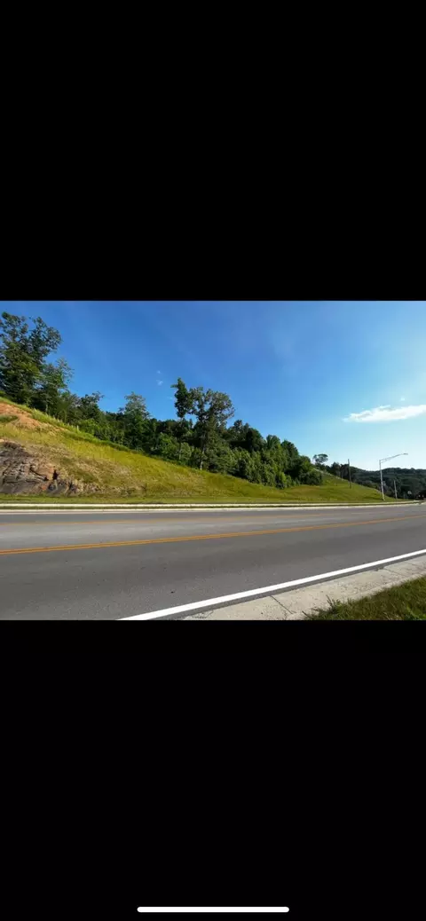 9999 Memorial Dr, Manchester, KY 40962