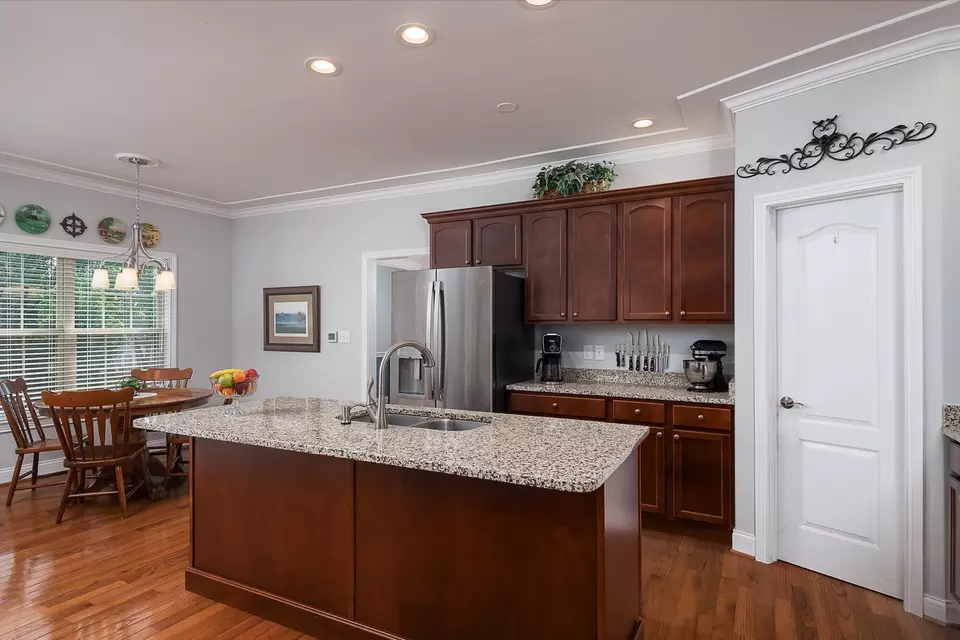 Kitchen - 103 Spyglass Dr, Georgetown, KY 40324 photo 2 of 3