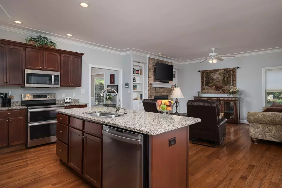 Kitchen - 103 Spyglass Dr, Georgetown, KY 40324 photo 3 of 3