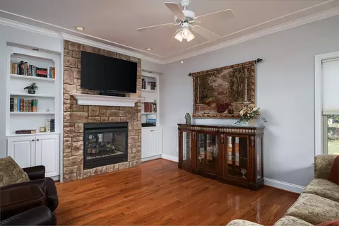 Living - 103 Spyglass Dr, Georgetown, KY 40324 photo 1 of 2