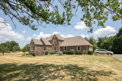 105 Susan Way Dr, Richmond, KY 40475