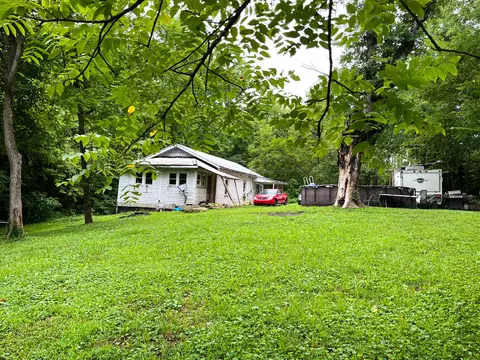 Exterior - 95 E Cypress St, Corbin, KY 40701 photo 6 of 9