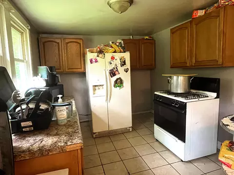 Kitchen - 95 E Cypress St, Corbin, KY 40701 photo 2 of 2