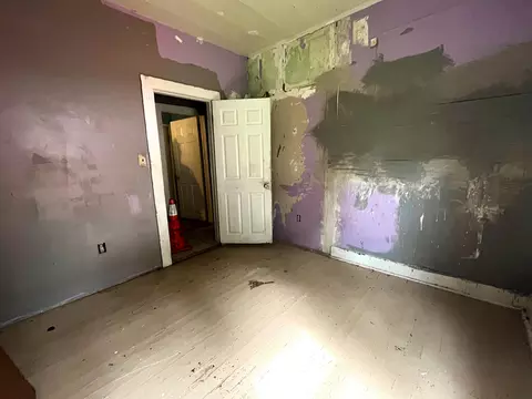 Bedroom - 95 E Cypress St, Corbin, KY 40701 photo 7 of 7