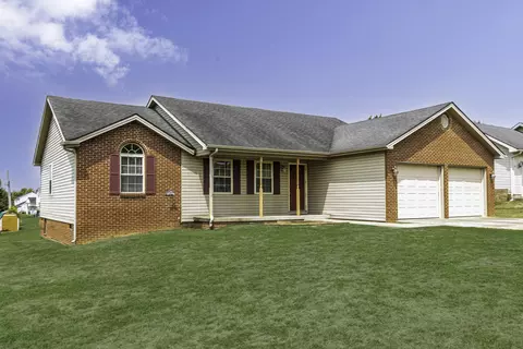 917 N Meadowhill Rd, Paris, KY 40361