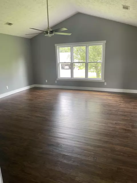 111 Pineview Loop, Columbia, KY 42728 photo 4