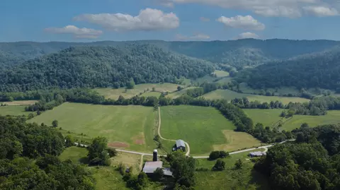 2892 Quicks Run Rd, Vanceburg, KY 41179