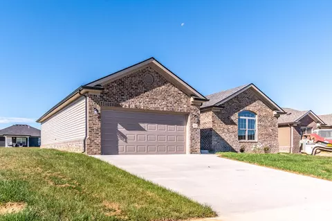 201 Brook Cv, Berea, KY 40403 photo 2