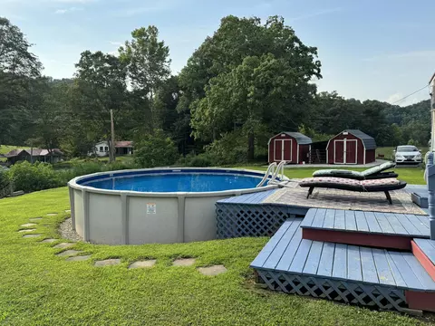 Exterior - 105 Privett Ln, Jackson, KY 41339 photo 4 of 7