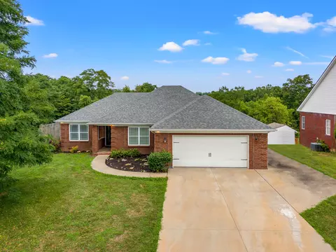 233 Lakeside Dr, Georgetown, KY 40324