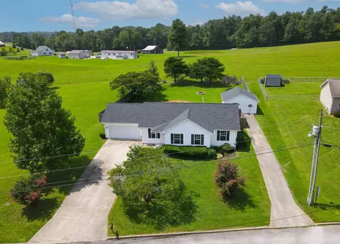 279 Pebble Branch Dr, Nancy, KY 42544