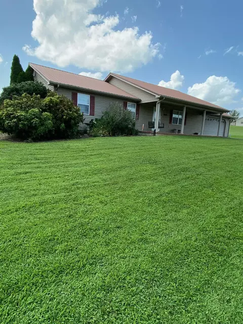 155 Cricket Ln, Science Hill, KY 42553