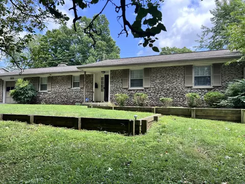 929 Brookhaven Dr, Frankfort, KY 40601