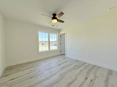 Bedroom - 215 Brook Cv, Berea, KY 40403 photo 1 of 3