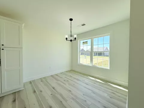 Dining - 215 Brook Cv, Berea, KY 40403 photo 1 of 1