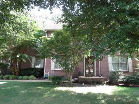 108 Sweet Briar Cir, London, KY 40741