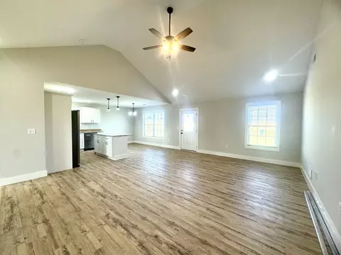 220 Brook Cv, Berea, KY 40403 photo 3