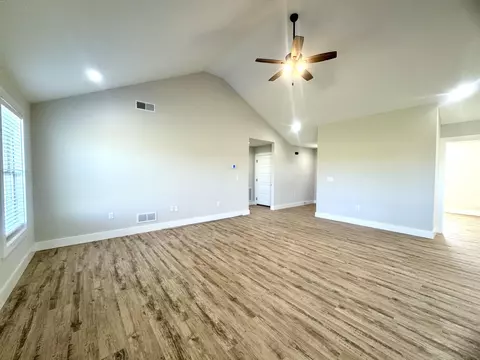 220 Brook Cv, Berea, KY 40403 photo 4