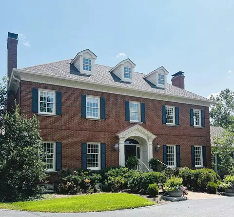 4750 Clover Crk, Lexington, KY 40515