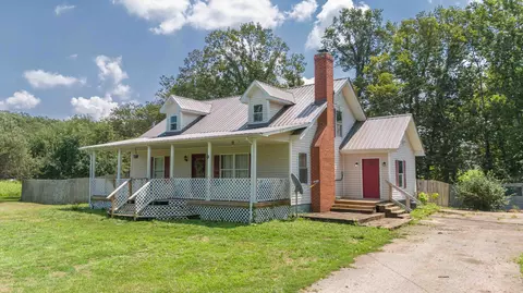 2433 Peacock Rd, Paris, KY 40361