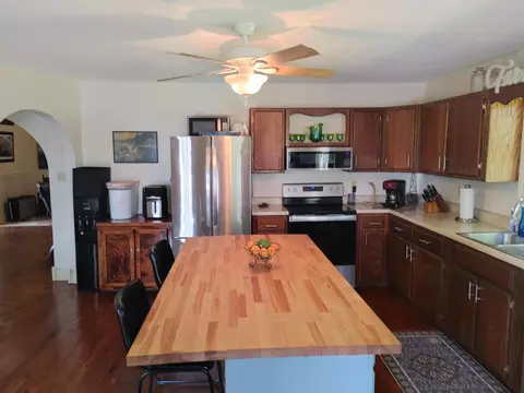 Kitchen - 749 Huff School Rd, Mckee, KY 40447 photo 1 of 2
