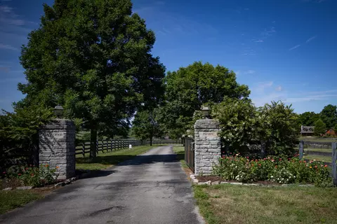 4310 Bethel Rd, Lexington, KY 40511