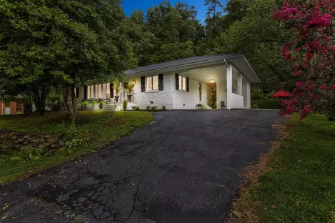 58 Railroad St, Beattyville, KY 41311