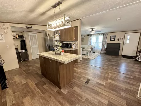Kitchen - 144 Coy Mcmullin Rd, Eubank, KY 42567 photo 1 of 4
