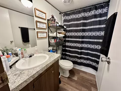Bath - 144 Coy Mcmullin Rd, Eubank, KY 42567 photo 3 of 3