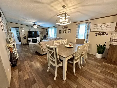 Dining - 144 Coy Mcmullin Rd, Eubank, KY 42567 photo 2 of 2