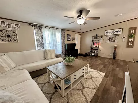 Living - 144 Coy Mcmullin Rd, Eubank, KY 42567 photo 2 of 4