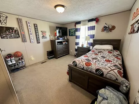Bedroom - 144 Coy Mcmullin Rd, Eubank, KY 42567 photo 2 of 6