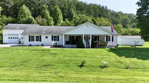 70 Clark Rd, Irvine, KY 40336