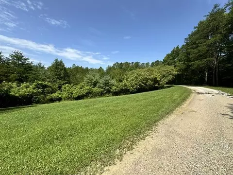 9000 Tar Rdg, Rogers, KY 41365