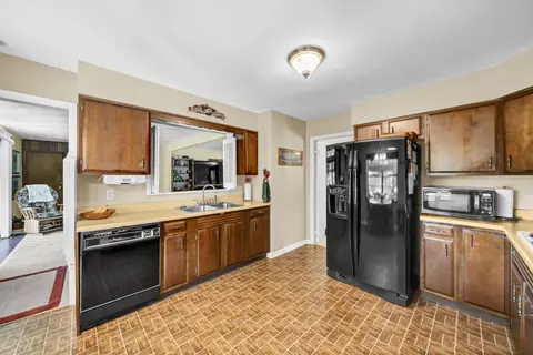 Kitchen - 175 N Bend Rd, Stanton, KY 40380 photo 4 of 4