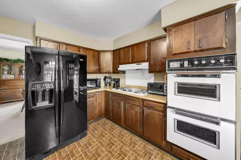 Kitchen - 175 N Bend Rd, Stanton, KY 40380 photo 3 of 4
