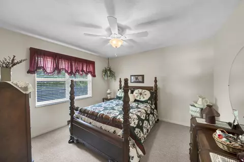 Bedroom - 175 N Bend Rd, Stanton, KY 40380 photo 2 of 9